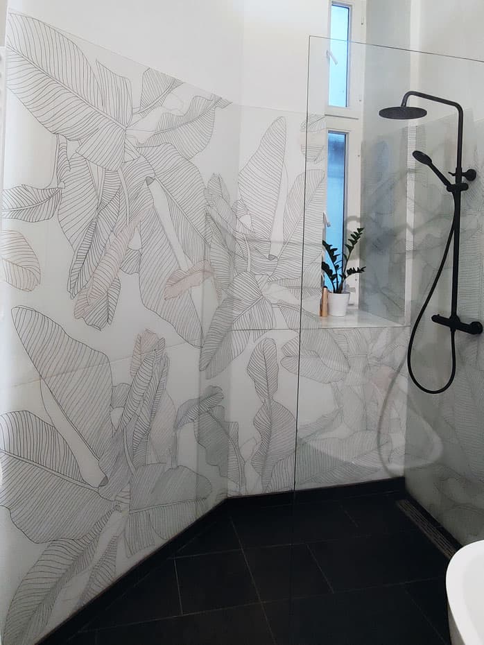 UV-Druck auf ESG-Glas — Badezimmer-Installation Berlin